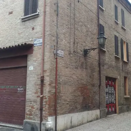 住宿加早餐酒店 Centro Storico Via Scienze 费拉拉